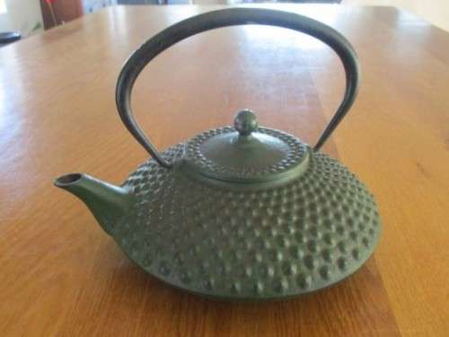 A UNIQUE VINTAGE CAST IRON HOBNAIL DESIGN TEAPOT - MUST HAVE LOOKED GREAT ON GRANDMA'S WOOD STOVE!