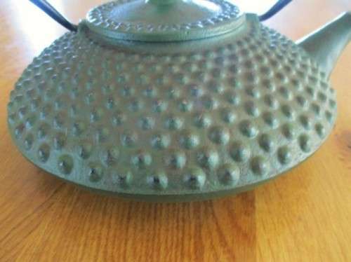 A UNIQUE VINTAGE CAST IRON HOBNAIL DESIGN TEAPOT - MUST HAVE LOOKED GREAT ON GRANDMA'S WOOD STOVE!