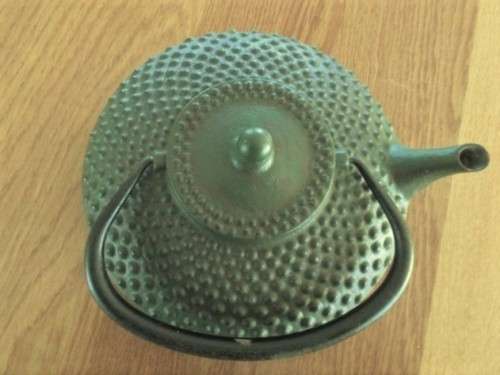 A UNIQUE VINTAGE CAST IRON HOBNAIL DESIGN TEAPOT - MUST HAVE LOOKED GREAT ON GRANDMA'S WOOD STOVE!