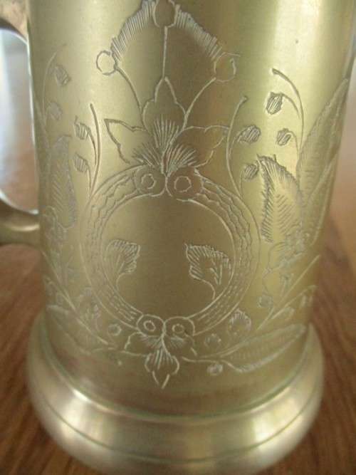 BEAUTIFULLY ETCHED VICTORIAN SOLID BRASS BEER MUG/TANKARD