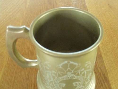 BEAUTIFULLY ETCHED VICTORIAN SOLID BRASS BEER MUG/TANKARD
