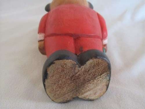 HOW VERY SPECIAL!! A VINTAGE CARVED WOODEN TEDDY BEAR!! (NO.2 OF 2)