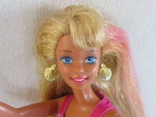 MATTEL BARBIE DOLL WEARING ORIGINAL EARRINGS AND WITH PINK HIGHLIGHTS AND TINSEL IN HER HAIR