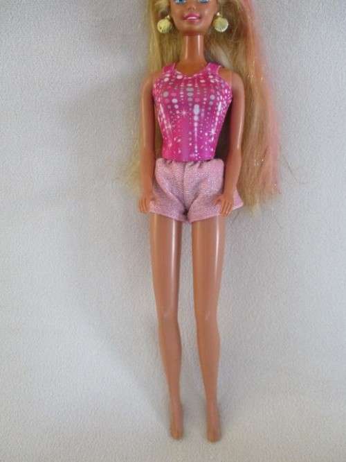 MATTEL BARBIE DOLL WEARING ORIGINAL EARRINGS AND WITH PINK HIGHLIGHTS AND TINSEL IN HER HAIR