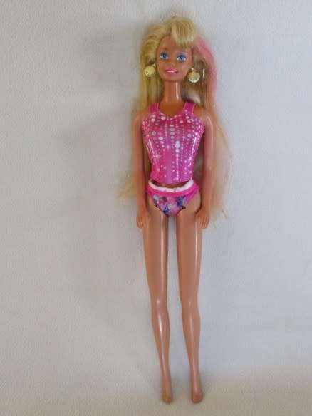 MATTEL BARBIE DOLL WEARING ORIGINAL EARRINGS AND WITH PINK HIGHLIGHTS AND TINSEL IN HER HAIR