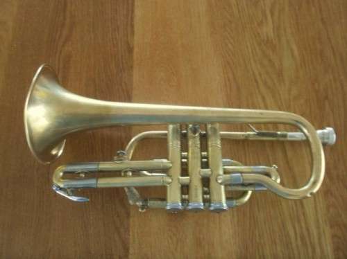 VINTAGE BRASS TRUMPET/CORNET WITH VINCENT BACH 10 1/2 C MOUTHPIECE  FOR DISPLAY/RESTORATION