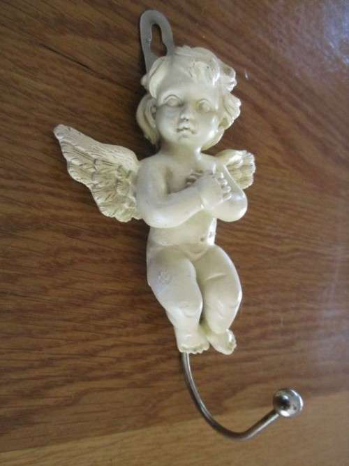 A CUTE CHERUB CLOTHES HOOK