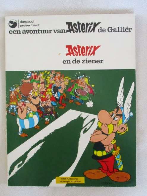 FOR THE ASTERIX COLLECTOR - ASTERIX AND THE SOOTHSAYER IN DUTCH - 1974 SOFT COVER