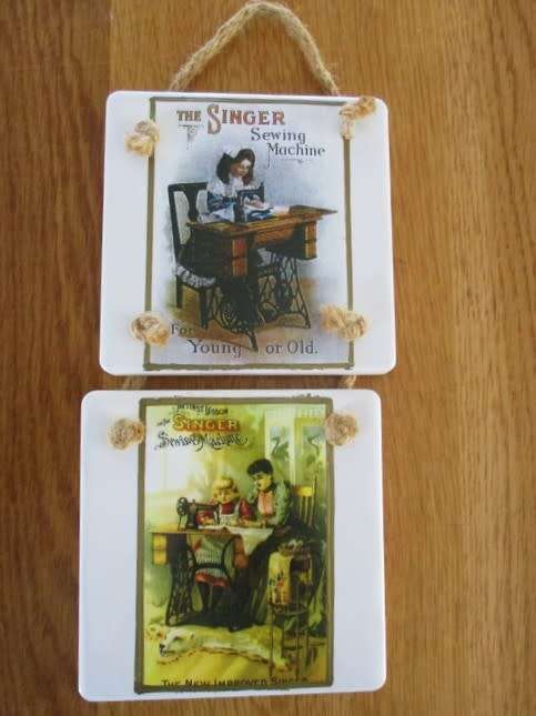 TWO SMALL CERAMICHE GUOCERA TILES - SINGER SEWiNG MACHINE