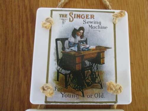 TWO SMALL CERAMICHE GUOCERA TILES - SINGER SEWiNG MACHINE