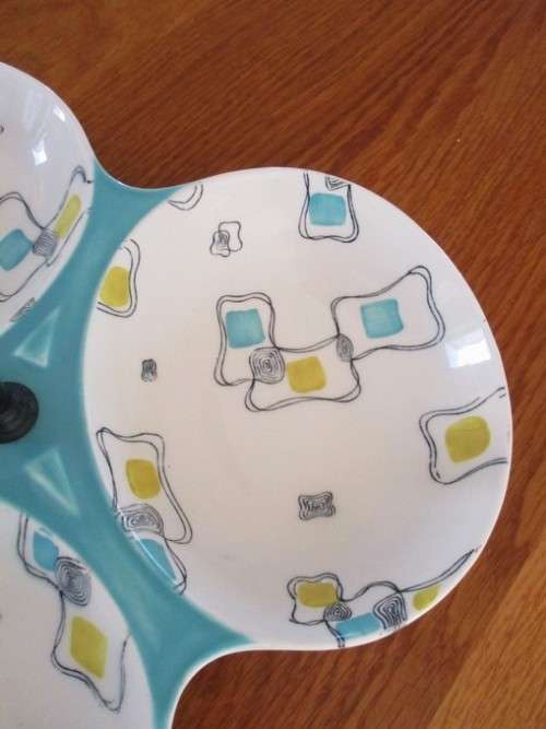 FOR LIVEROBYN ONLY-  SMALL WEMYSS CAT PLUS MIDWINTER VINTAGE 1950`s `CUBAN FANTASY`DISH