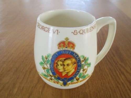 RARE 1937 ADAMS OFFICIAL GEORGE VI CORONATION MUG - DISTRIBUTED BY THE TOWN OF HERMANUS