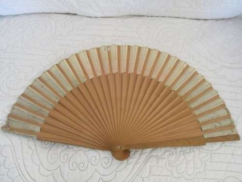 ANTIQUE  HAND PAINTED WOOD and CLOTH SPANISH HAND FAN DEPICTING BULLFIGHTING SCENE