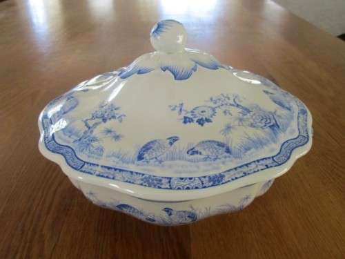 NO.1 - ANTIQUE FURNIVALS BLUE & WHITE QUAIL DESIGN TUREEN - CIRCA 1913-1921