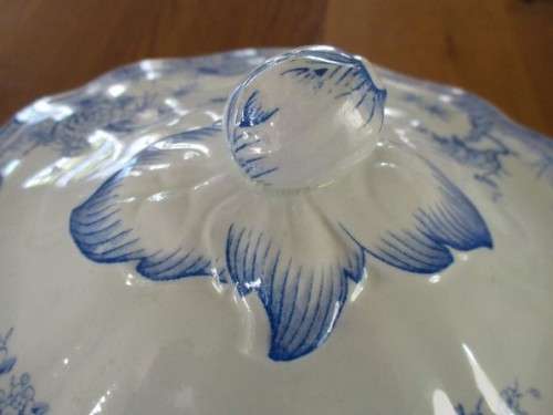 NO.1 - ANTIQUE FURNIVALS BLUE & WHITE QUAIL DESIGN TUREEN - CIRCA 1913-1921