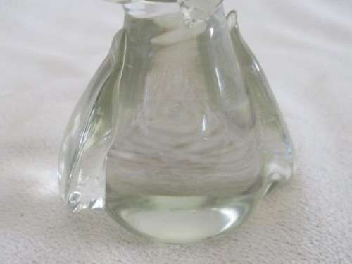 THE CUTEST GLASS OWL PAPERWEIGHT IN PERFECT CONDITION (JUST DIFFICULT TO PHOTOGRAPH)
