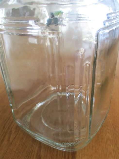 REMEMBER THESE JARS AT THE CORNER CAFE FILLED WITH BOILED SWEETS, BALLS AND APRICOTS?
