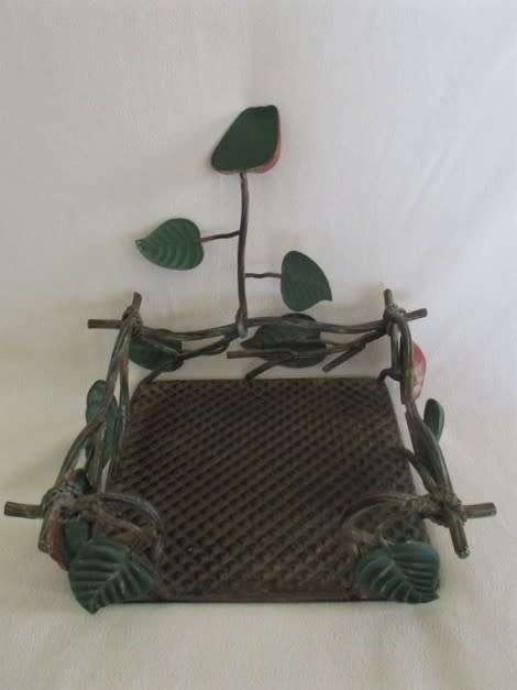 ORNATE VINTAGE METAL SERVIETTE HOLDER - GREAT FOR BRAAIS!