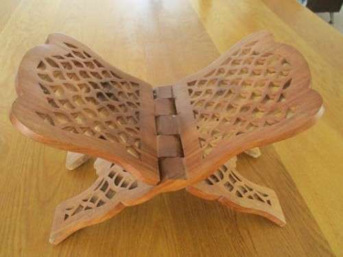 A VINTAGE FOLDABLE CARVED WOOD RIHAL / HOLY BOOK STAND
