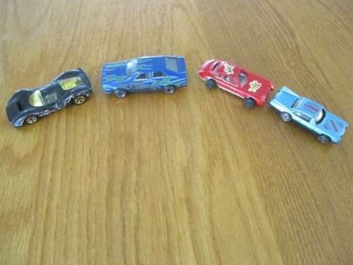 BARGAIN BATCH ONE - TWENTY  TWO CARS (TWENTY ONE DIE CAST AND ONE PLASTIC)