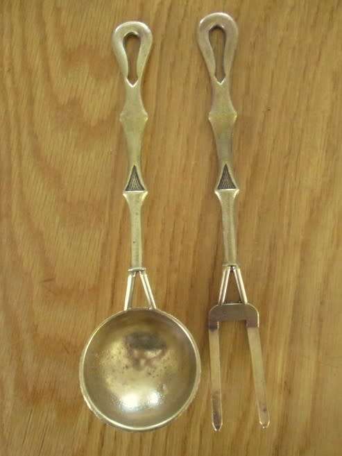 ORNATE VINTAGE SOLID BRASS SET WITH HANGING RACK FOR YOUR KITCHEN