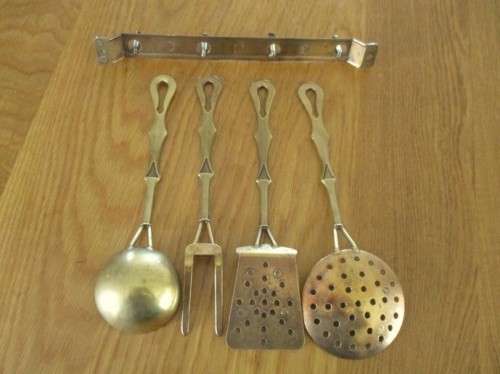 ORNATE VINTAGE SOLID BRASS SET WITH HANGING RACK FOR YOUR KITCHEN
