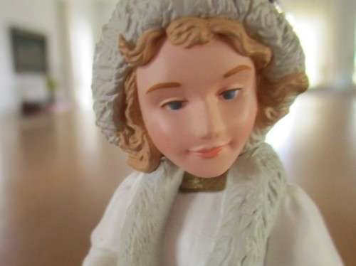 COLLECTABLE 1997 HALLMARK LADENE KOLYADA CHRISTMAS VISITORS FIGURINE - SIGNED