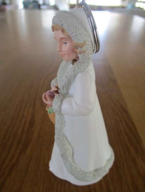 COLLECTABLE 1997 HALLMARK LADENE KOLYADA CHRISTMAS VISITORS FIGURINE - SIGNED