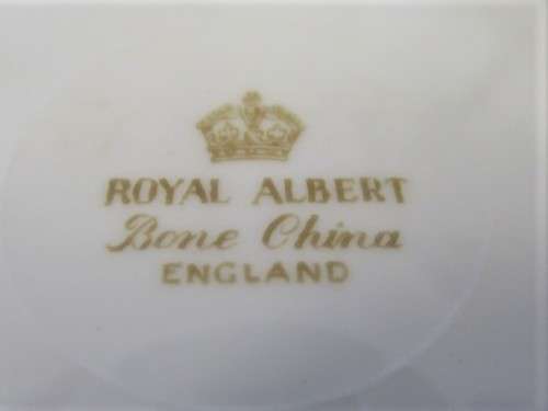 ROYAL ALBERT BRAEMAR CAKE SERVER
