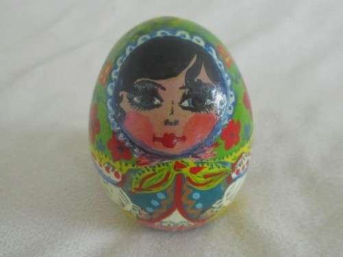 CUTE VINTAGE HAND PAINTED MATRYOSHKA/ BABUSHKA CERAMIC EGG