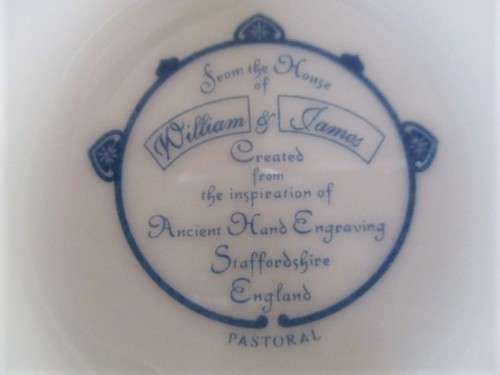A PRETTY WILLIAM & JAMES, STAFFORDSHIRE BLUE AND WHITE LIDDED DISH/BOWL - PASTORAL