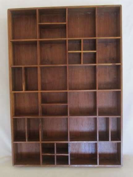 A LARGE WOODEN PRINTERS TRAY IN GREAT CONDITION