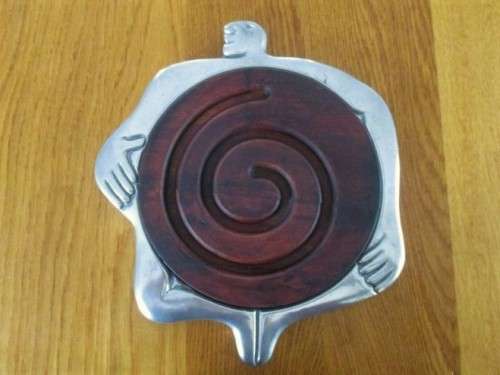 CARROL BOYES  FUNCTIONAL ART CHEESE BOARD/TRIVET WITH ORIGINAL SPIRAL WOODEN BOARD