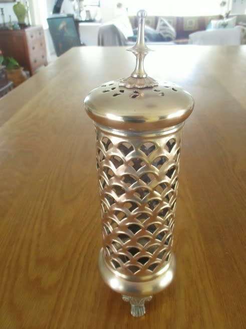 A VERY DECORATIVE BRASS CANDLE LANTERN