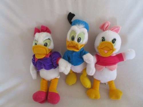 GENUINE WALT DISNEY WORLD DONALD, DAISY AND DELLA  DUCK!!