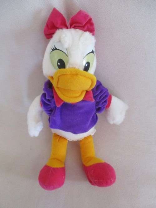 GENUINE WALT DISNEY WORLD DONALD, DAISY AND DELLA  DUCK!!