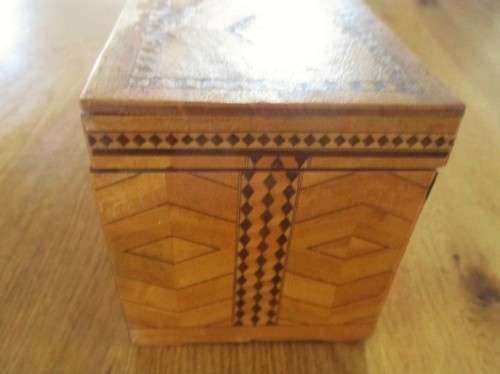 VINTAGE 1950's WOODEN BIRD CIGARETTE DISPENSER WITH LIGHTER (BIRD WORKS - LIGHTER NOT)