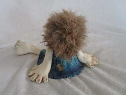 BIG HANDS, BIG FEET, BIG SMILE - A CUTE CERAMIC TROLL