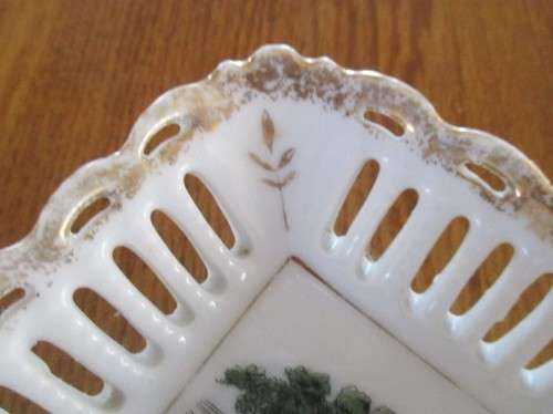 PRETTY VINTAGE DISH WITH ROMANTIC SCENE AND GOLD GILT TRIMMINGS