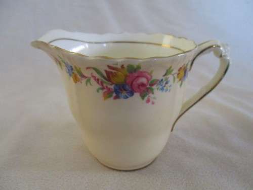 VINTAGE PARAGON CREAMER