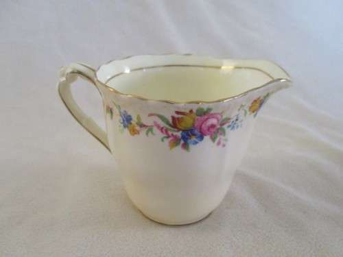 VINTAGE PARAGON CREAMER