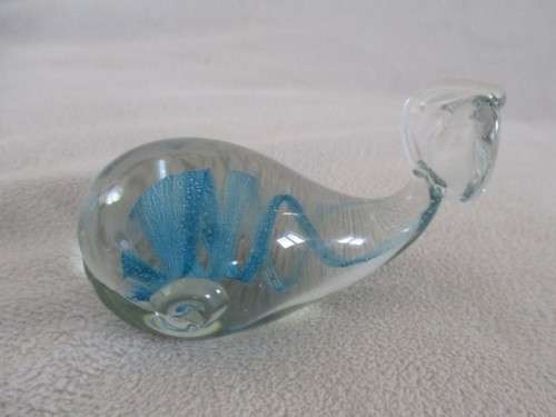 NGWENYA GLASS WHALE WITH BLUE SWIRL - GREAT CONDITION - JUST DIFFICULT TO PHOTOGRAPH