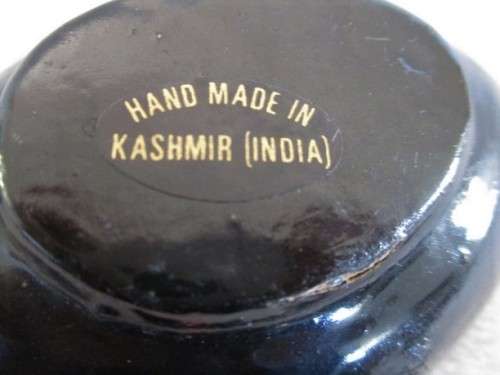 A PRETTY  LACQUERED TRINKET BOX - HAND MADE IN KASHMIR INDIA