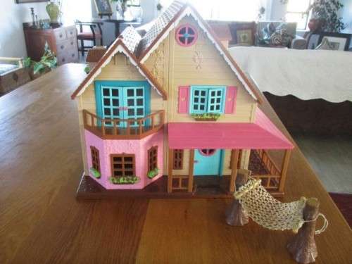 LARGE TRIPLE STOREY BATTAT L'IL WOODZEEZ HOUSE FOR FOREST FAMILIES OR SMALL DOLLS