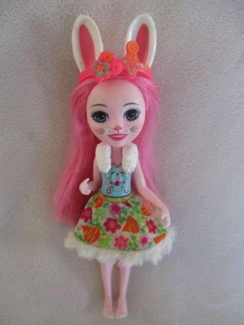 CUTE MATTEL ENCHANTIMENTS BREE BUNNY  DOLL WITH HER PET BUNNY, TWIST