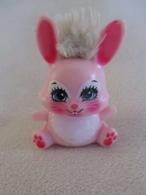 CUTE MATTEL ENCHANTIMENTS BREE BUNNY  DOLL WITH HER PET BUNNY, TWIST