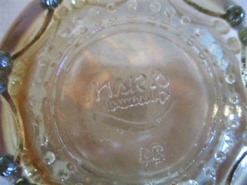 A SET OF SIX IRIDESCENT AMBER GLASS DESSERT BOWLS