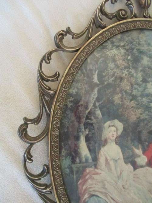 RARE!!  LARGE, GORGEOUS ROMANTIC SCENE IN VINTAGE SOLID BRASS FRAME, DOMED GLASS - MADE IN ITALY