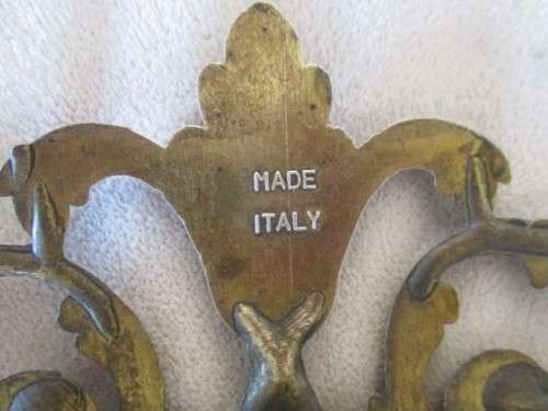 RARE!!  LARGE, GORGEOUS ROMANTIC SCENE IN VINTAGE SOLID BRASS FRAME, DOMED GLASS - MADE IN ITALY