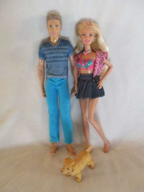 MATTEL BARBIE, KEN AND BARBIE'S PUP TAFFY GOING FOR A STROLL TO THE BEACH